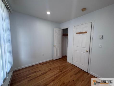 33 Mercer Street Carteret NJ 07008