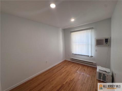 33 Mercer Street Carteret NJ 07008