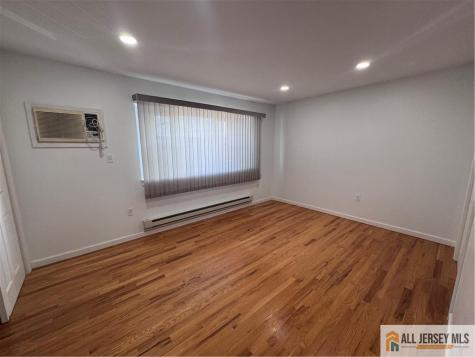 33 Mercer Street Carteret NJ 07008
