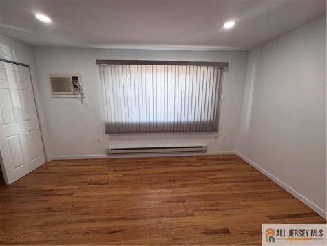 33 Mercer Street Carteret NJ 07008