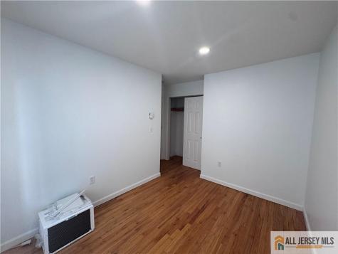 33 Mercer Street Carteret NJ 07008