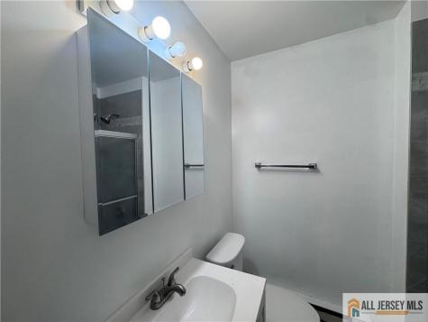 33 Mercer Street Carteret NJ 07008