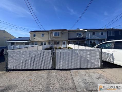 33 Mercer Street Carteret NJ 07008