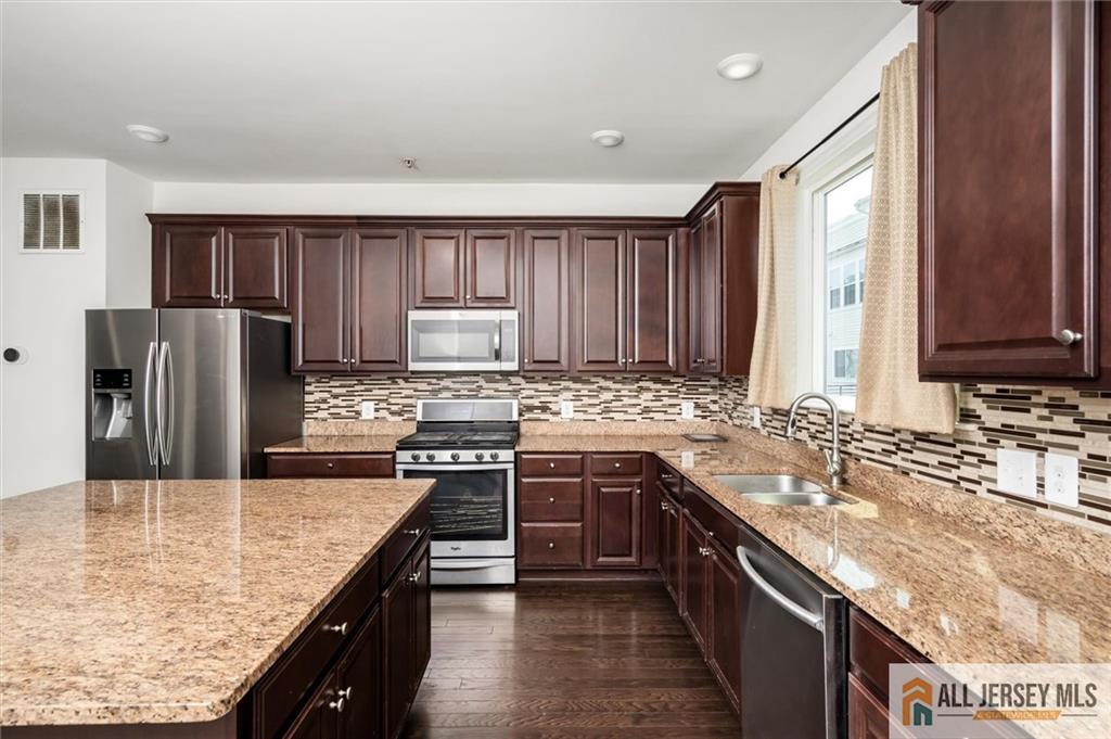 21 Green Street North Brunswick NJ 08902