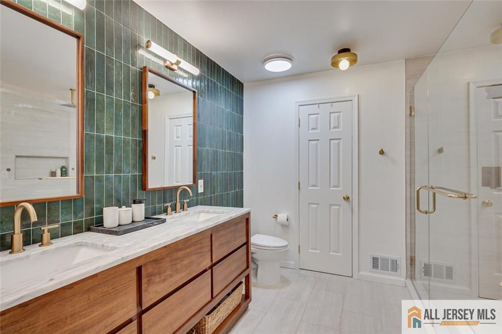 403 Somerset Court South Brunswick NJ 08540