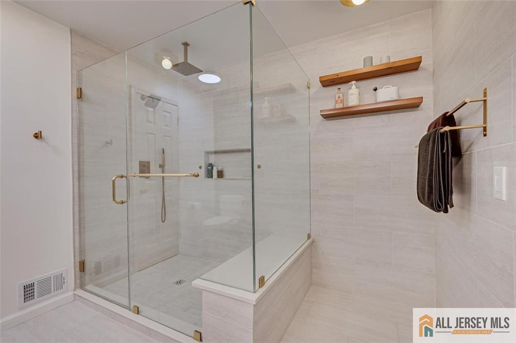 403 Somerset Court South Brunswick NJ 08540