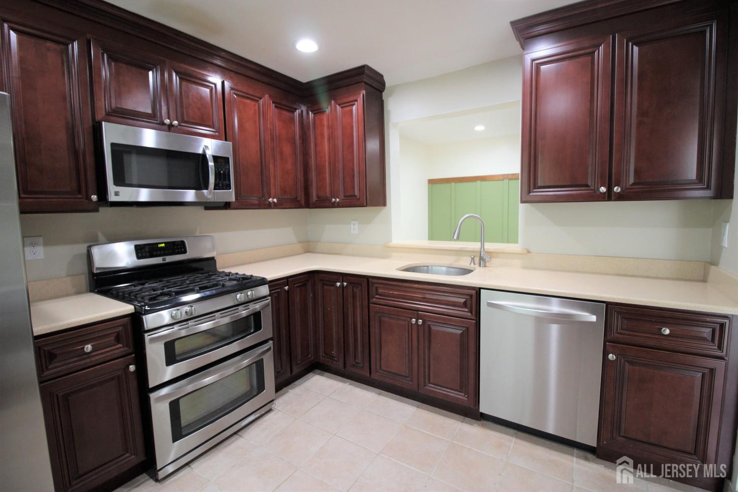1059 Schmidt Lane North Brunswick NJ 08902
