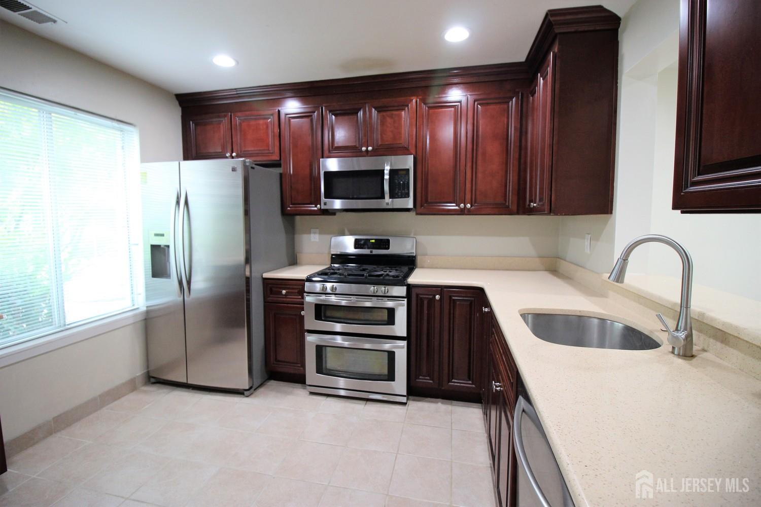 1059 Schmidt Lane North Brunswick NJ 08902