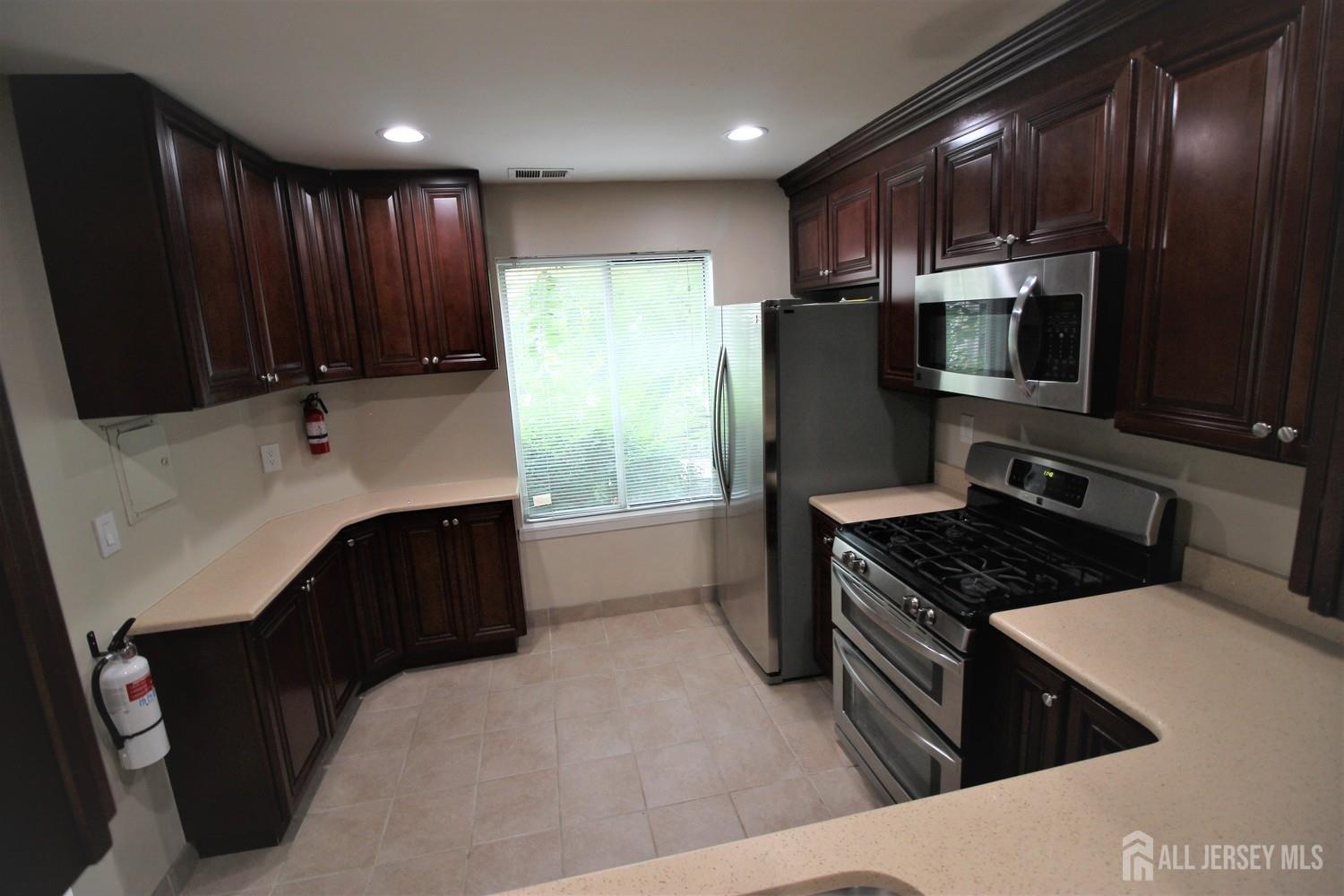 1059 Schmidt Lane North Brunswick NJ 08902