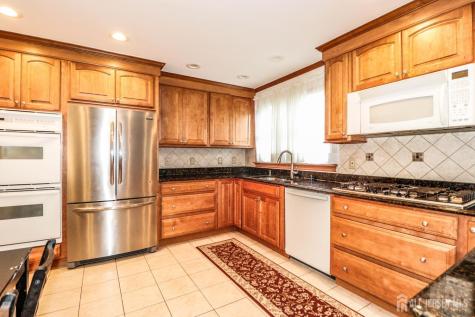 5 Timothy Court Edison NJ 08837