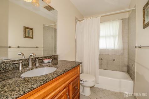 5 Timothy Court Edison NJ 08837