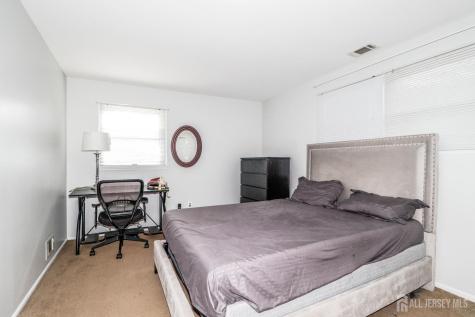 5 Timothy Court Edison NJ 08837