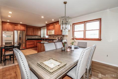 5 Timothy Court Edison NJ 08837