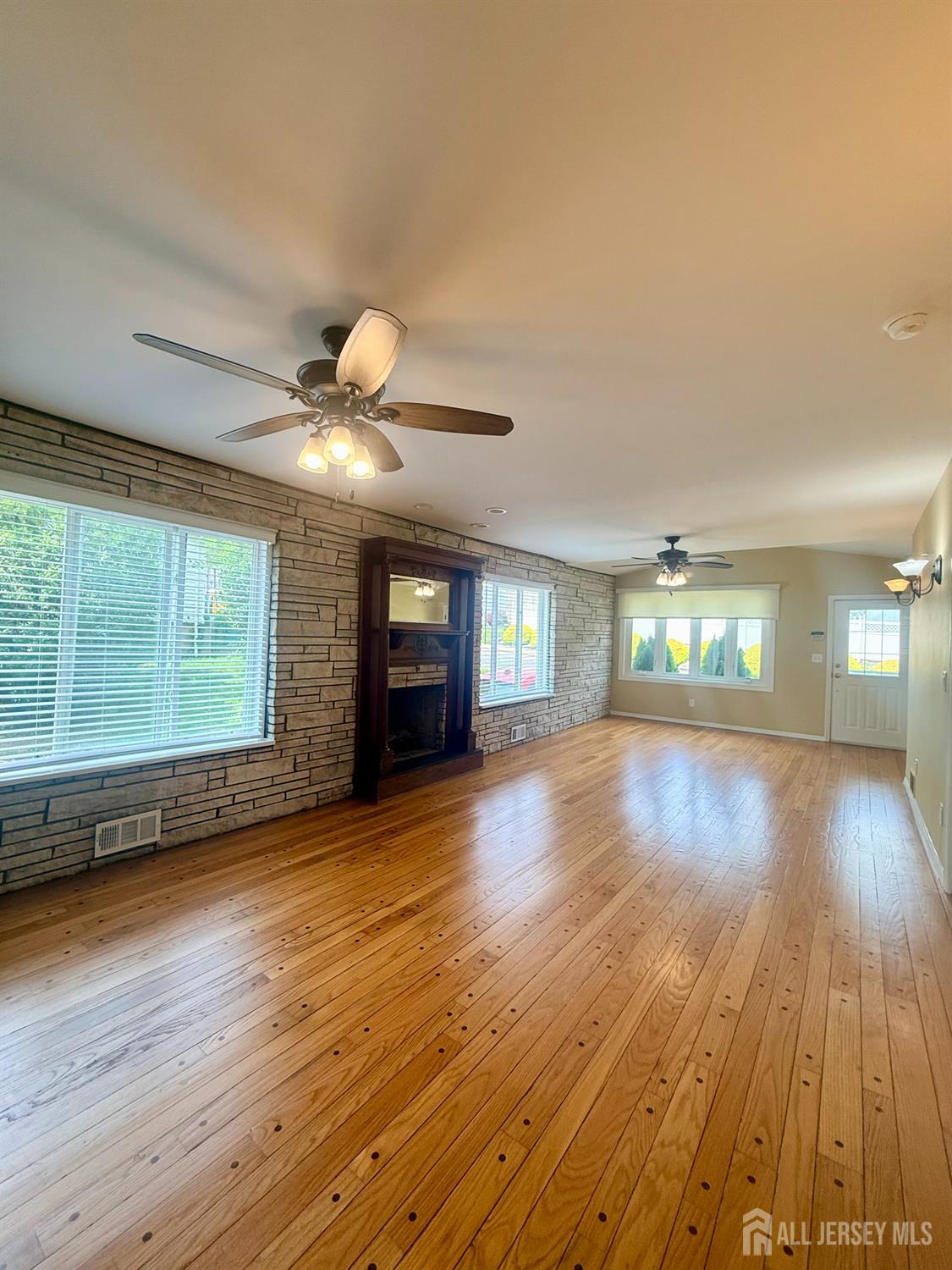 363 Portia Street South Amboy NJ 08879
