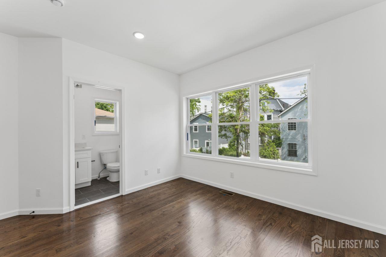914 Bergen St Street Newark NJ 07112