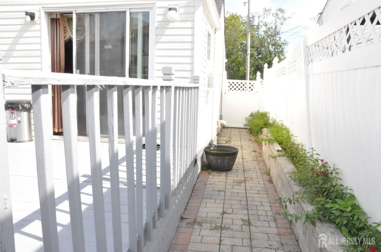 9 Florence Street Parlin NJ 08859