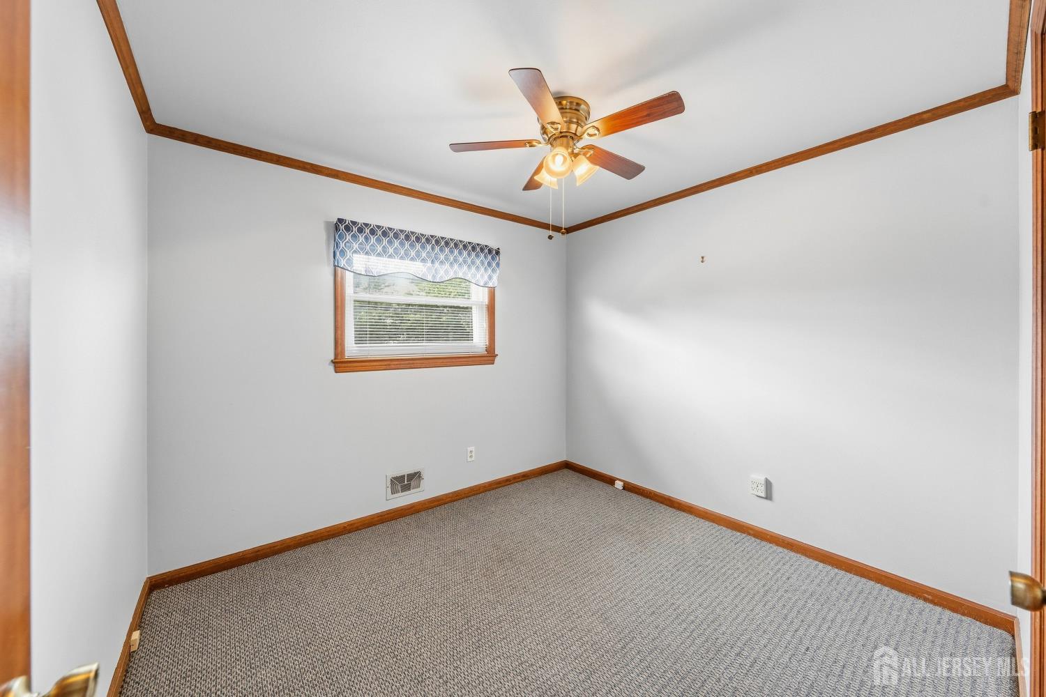 62 Pinho Avenue Carteret NJ 07008
