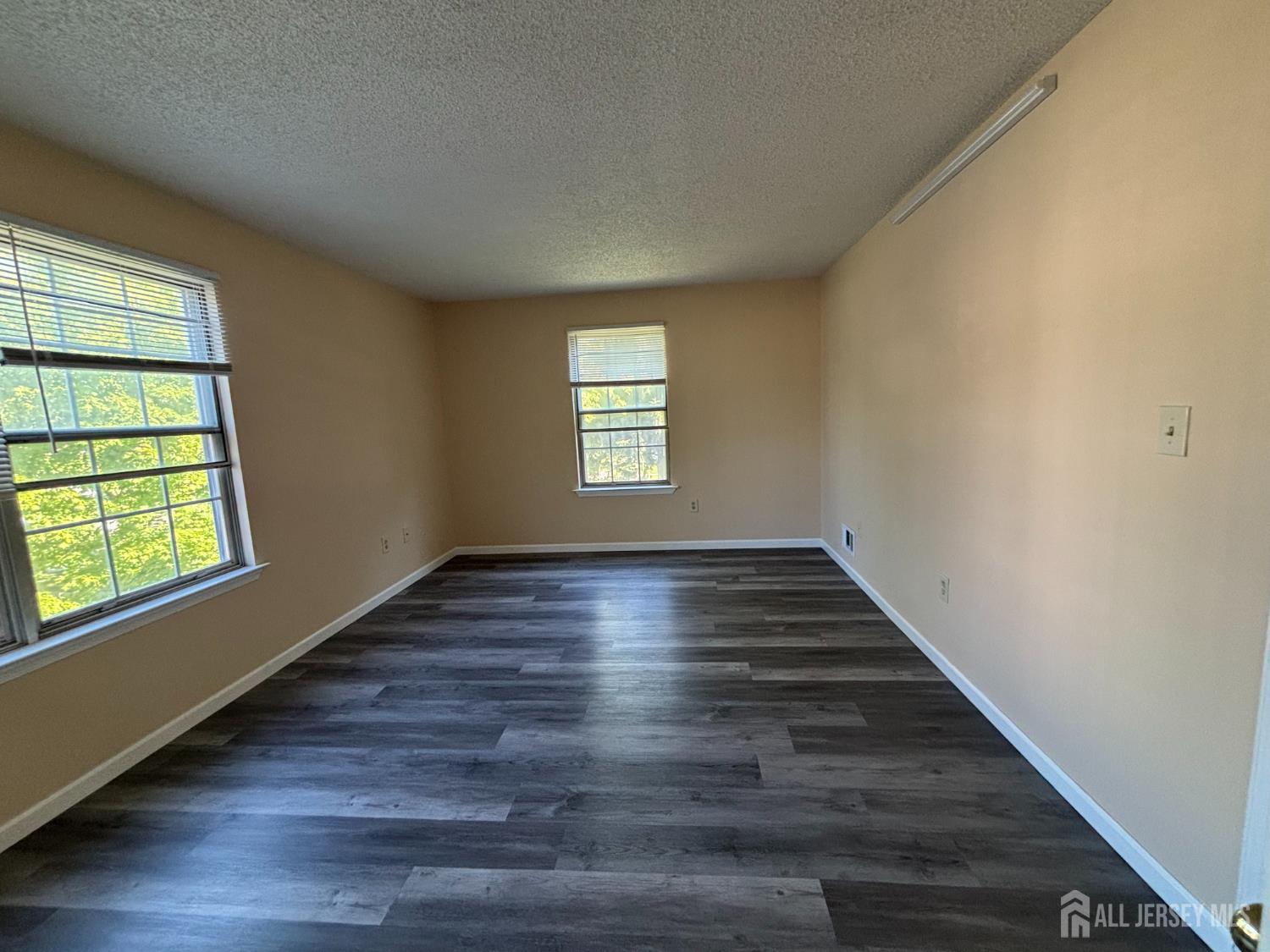 279 Kempsey Drive North Brunswick NJ 08902