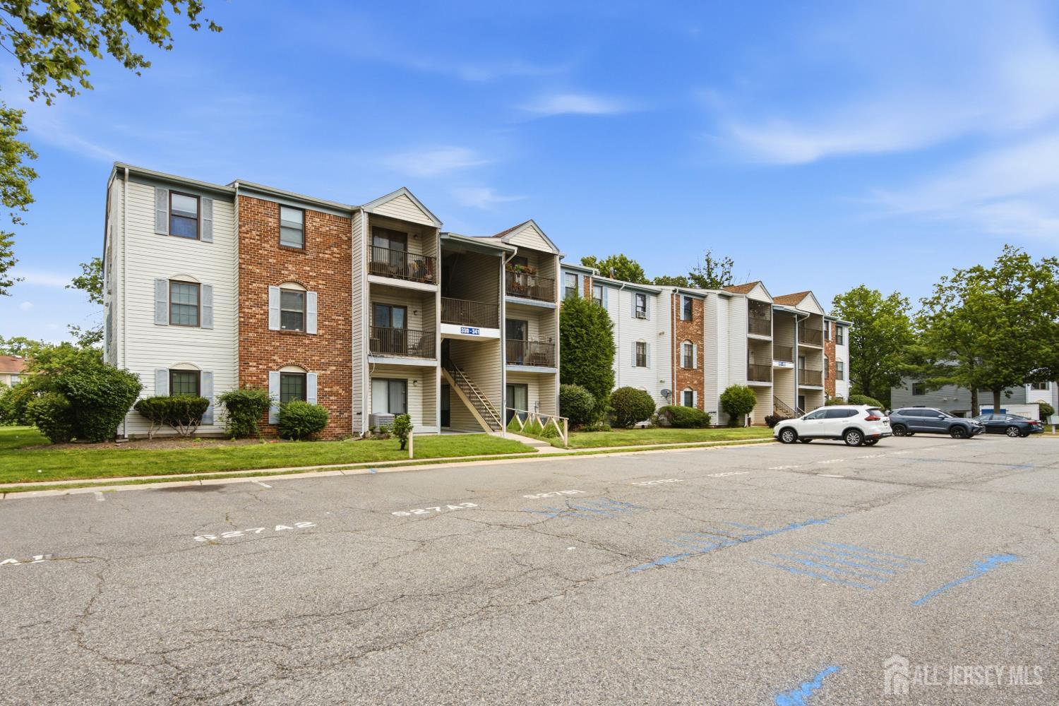 334 Lancaster Court Piscataway NJ 08854