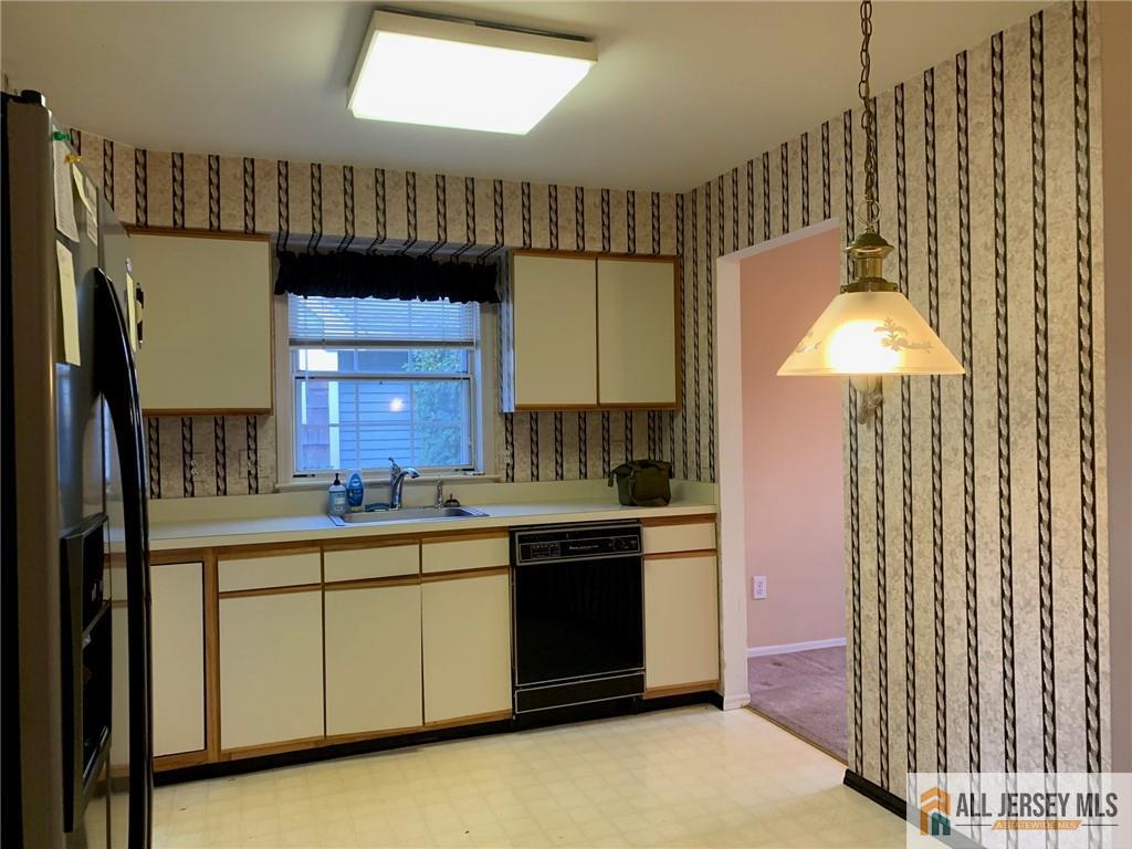3 Edinburgh Drive Monroe NJ 08831