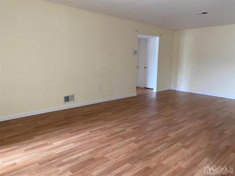 321 Sharon Garden Court Woodbridge Proper NJ 07095