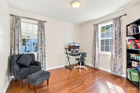 74 Elmwood Avenue Edison NJ 08837