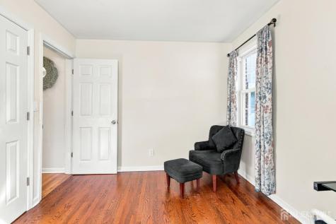 74 Elmwood Avenue Edison NJ 08837