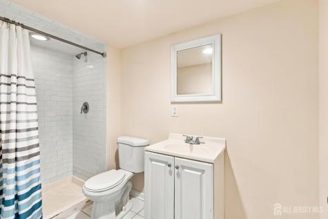 74 Elmwood Avenue Edison NJ 08837