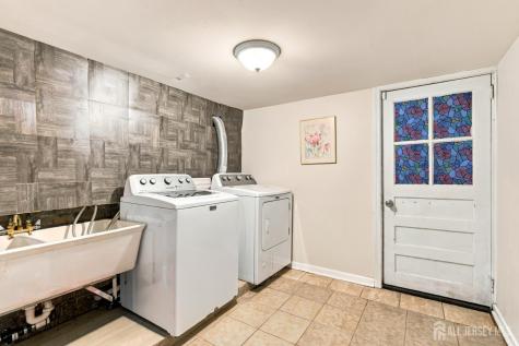74 Elmwood Avenue Edison NJ 08837