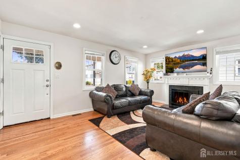 74 Elmwood Avenue Edison NJ 08837