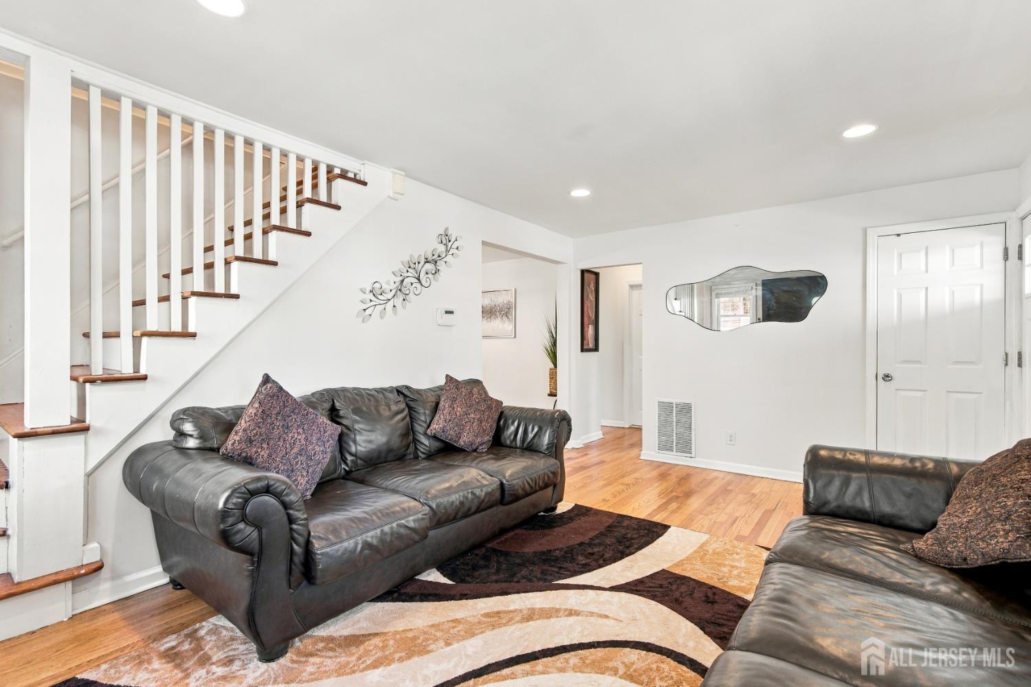 74 Elmwood Avenue Edison NJ 08837