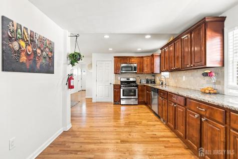 74 Elmwood Avenue Edison NJ 08837