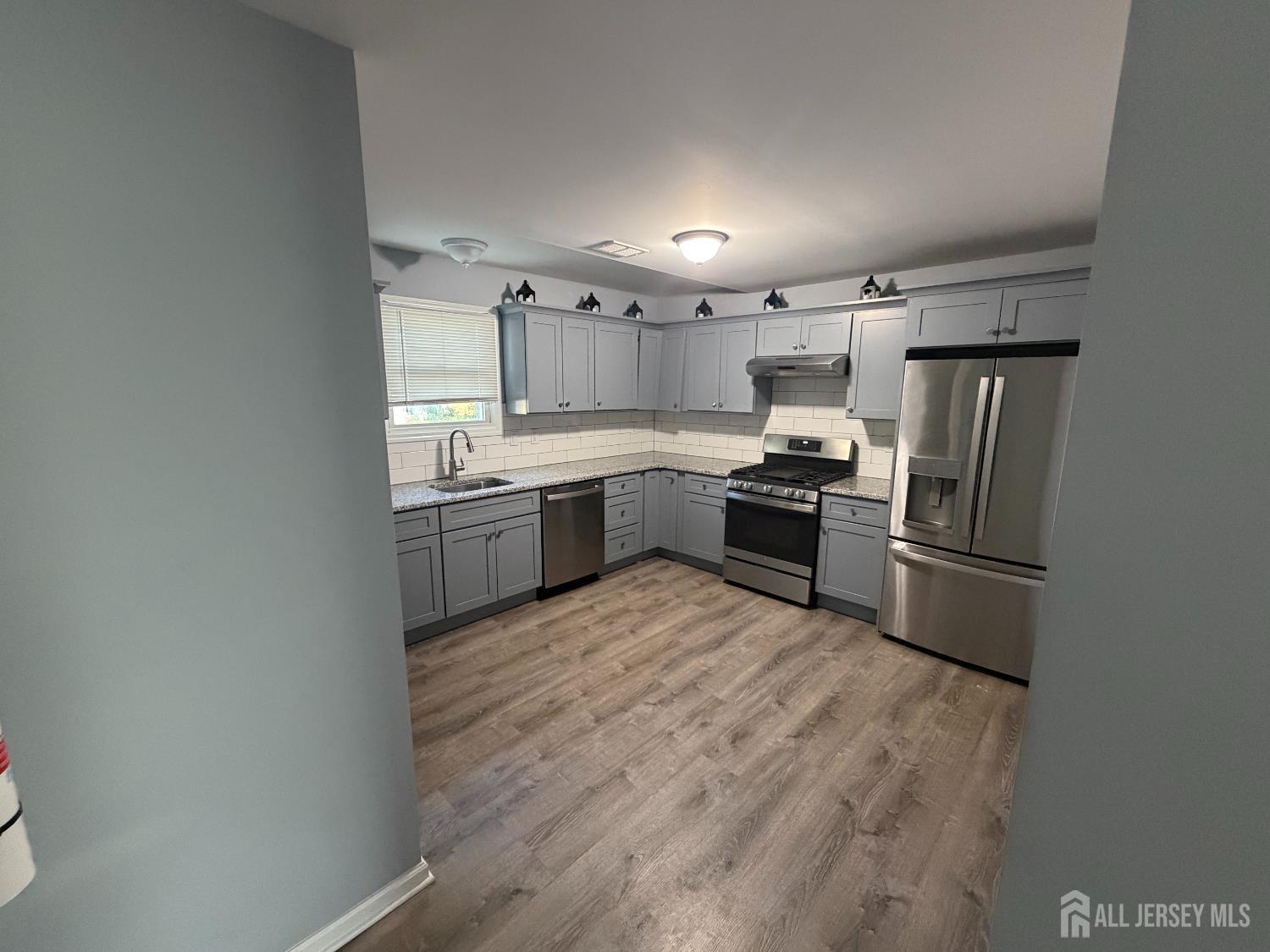 816 King Georges Road Fords NJ 08863