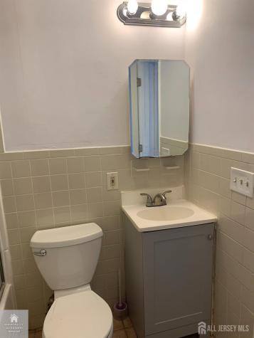 11 Pelham Avenue Edison NJ 08034