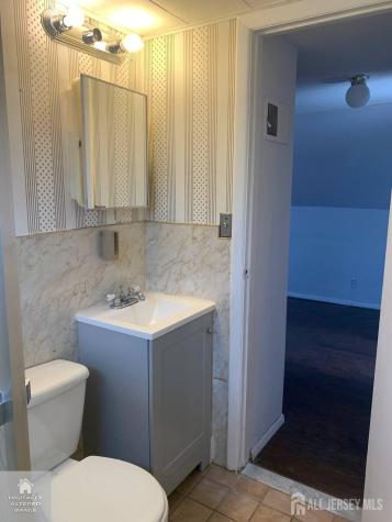 11 Pelham Avenue Edison NJ 08034