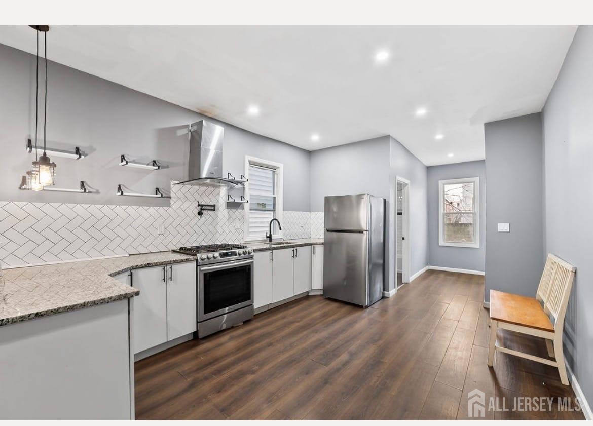 487 S 17th Street S Newark NJ 07103