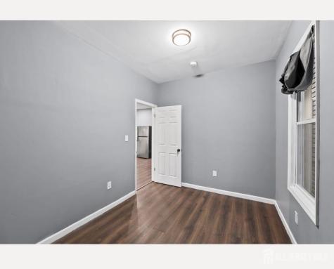 487 S 17th Street S Newark NJ 07103