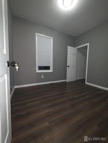 487 S 17th Street S Newark NJ 07103