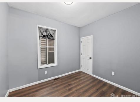 487 S 17th Street S Newark NJ 07103