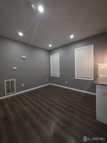 487 S 17th Street S Newark NJ 07103
