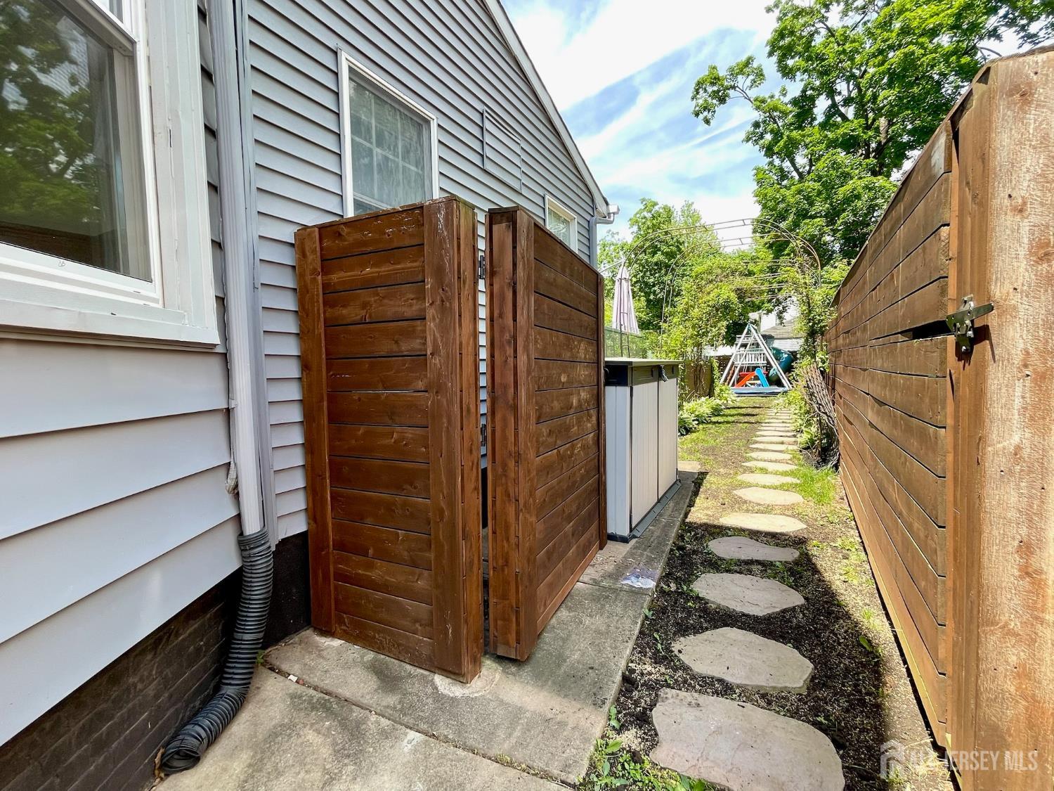 323 Montgomery Street Highland Park NJ 08904