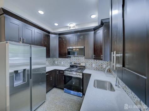8 Travers Avenue Edison NJ 08817