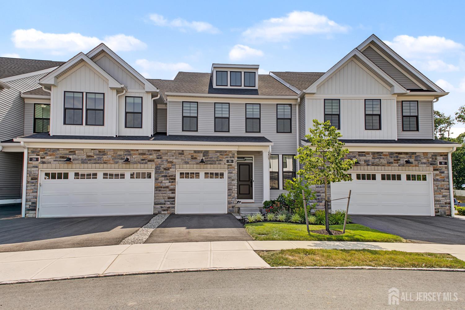 30 NE Cloverleaf Lane Manalapan NJ 07726