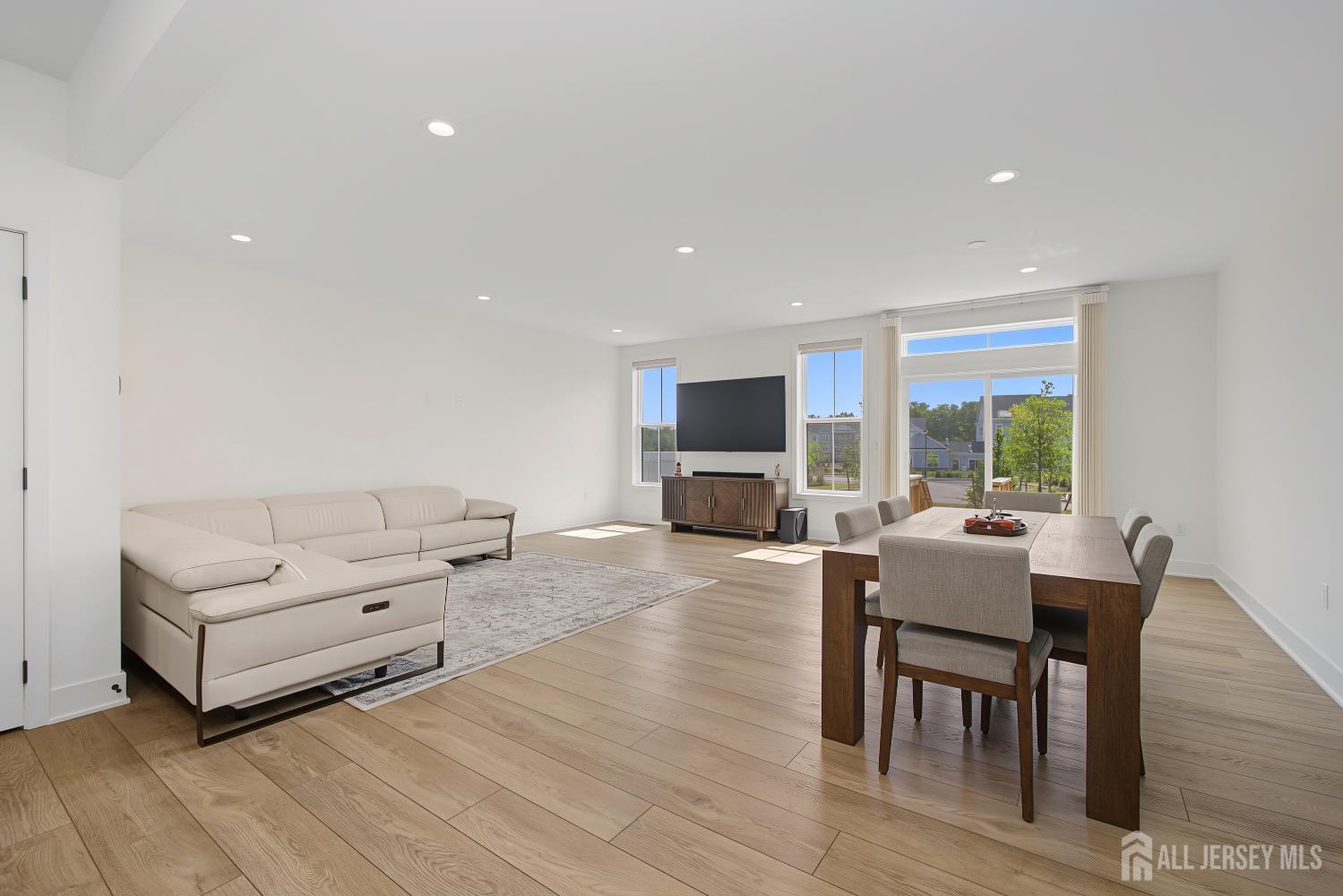 30 NE Cloverleaf Lane Manalapan NJ 07726