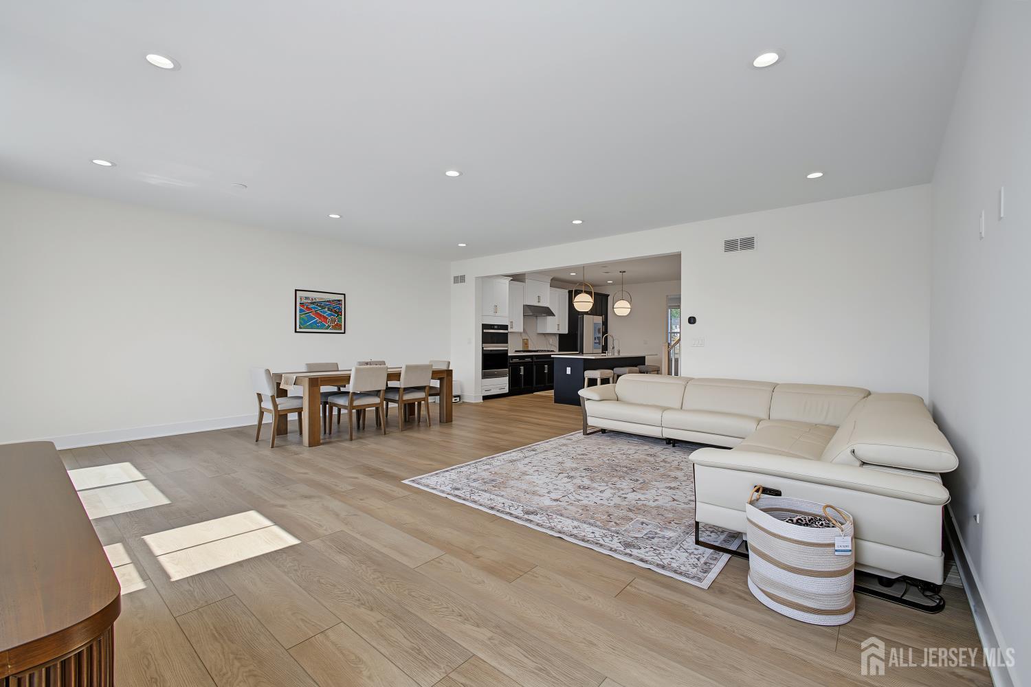 30 NE Cloverleaf Lane Manalapan NJ 07726