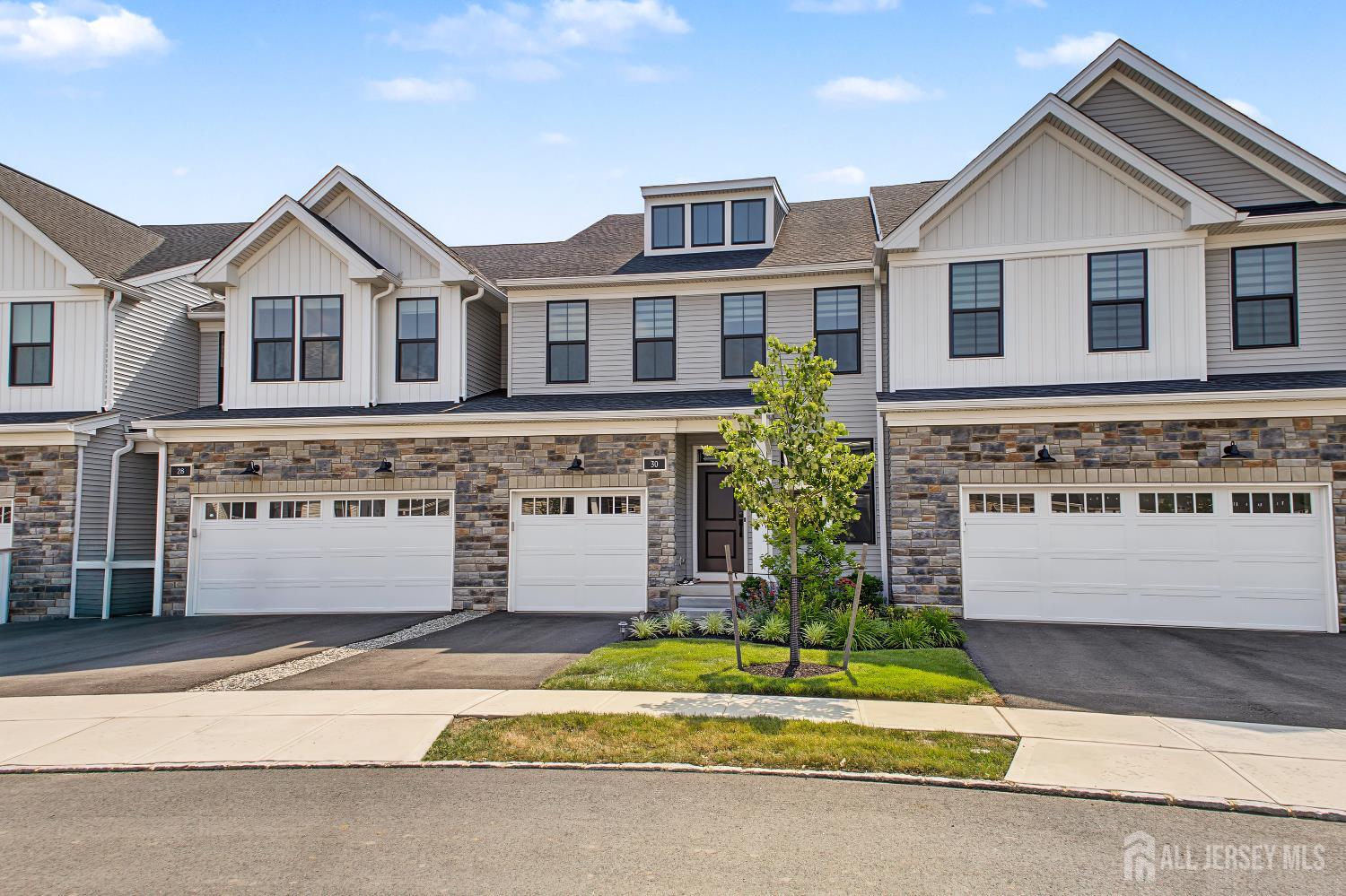 30 NE Cloverleaf Lane Manalapan NJ 07726