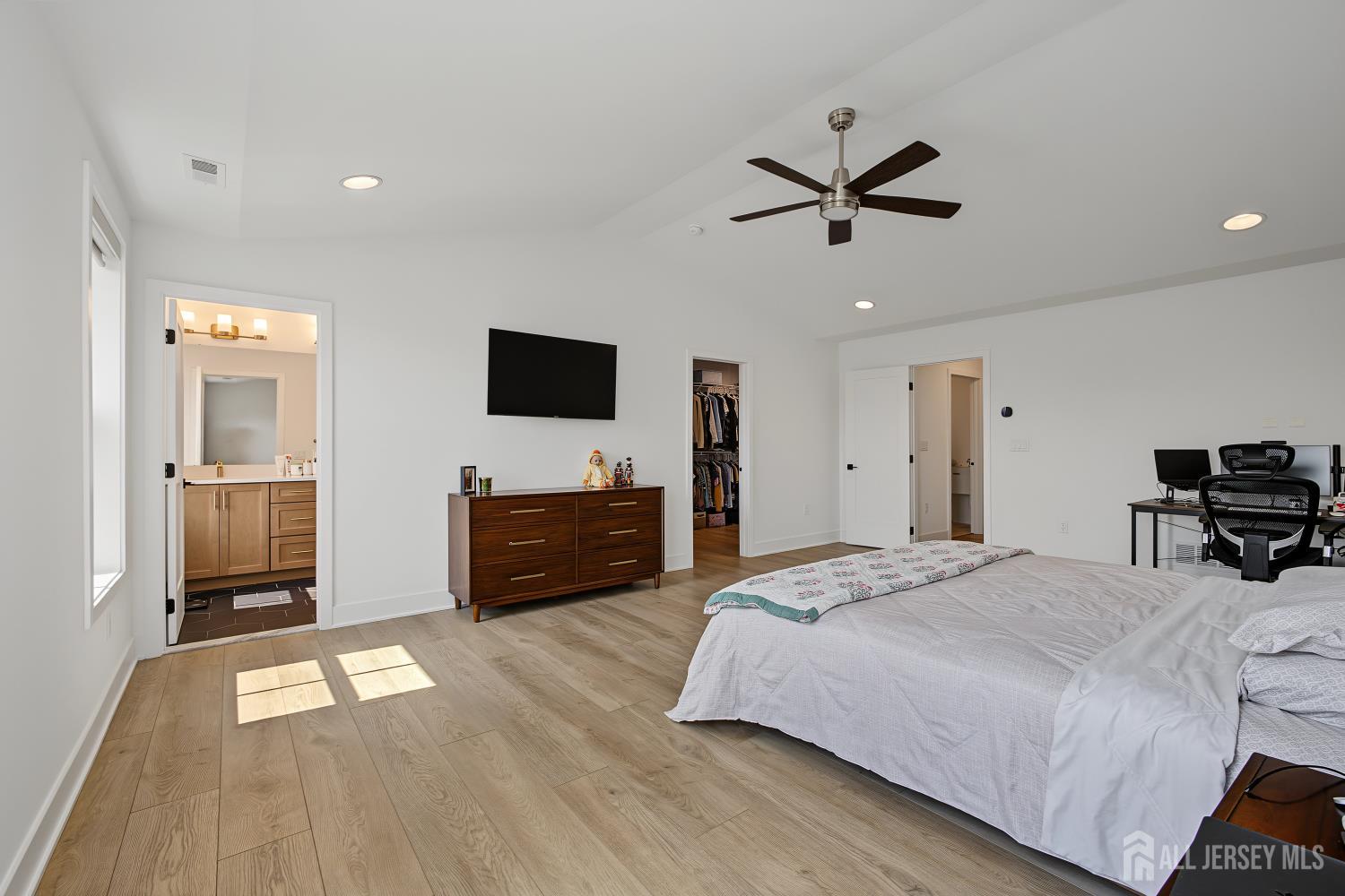 30 NE Cloverleaf Lane Manalapan NJ 07726