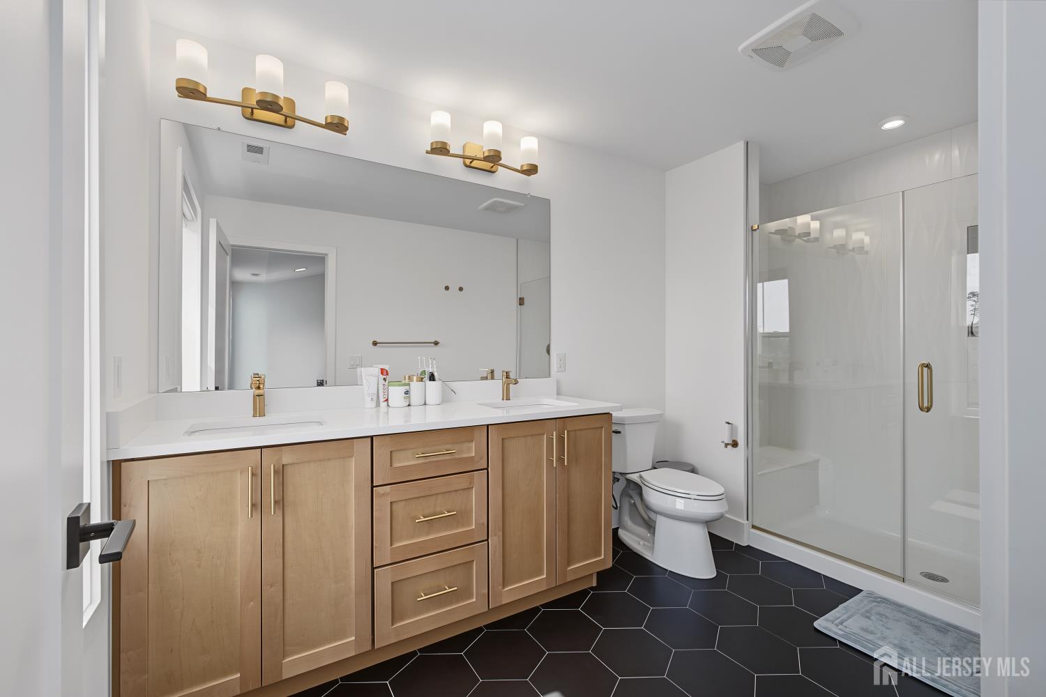 30 NE Cloverleaf Lane Manalapan NJ 07726