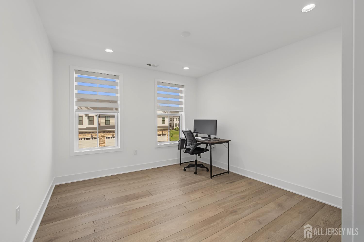 30 NE Cloverleaf Lane Manalapan NJ 07726