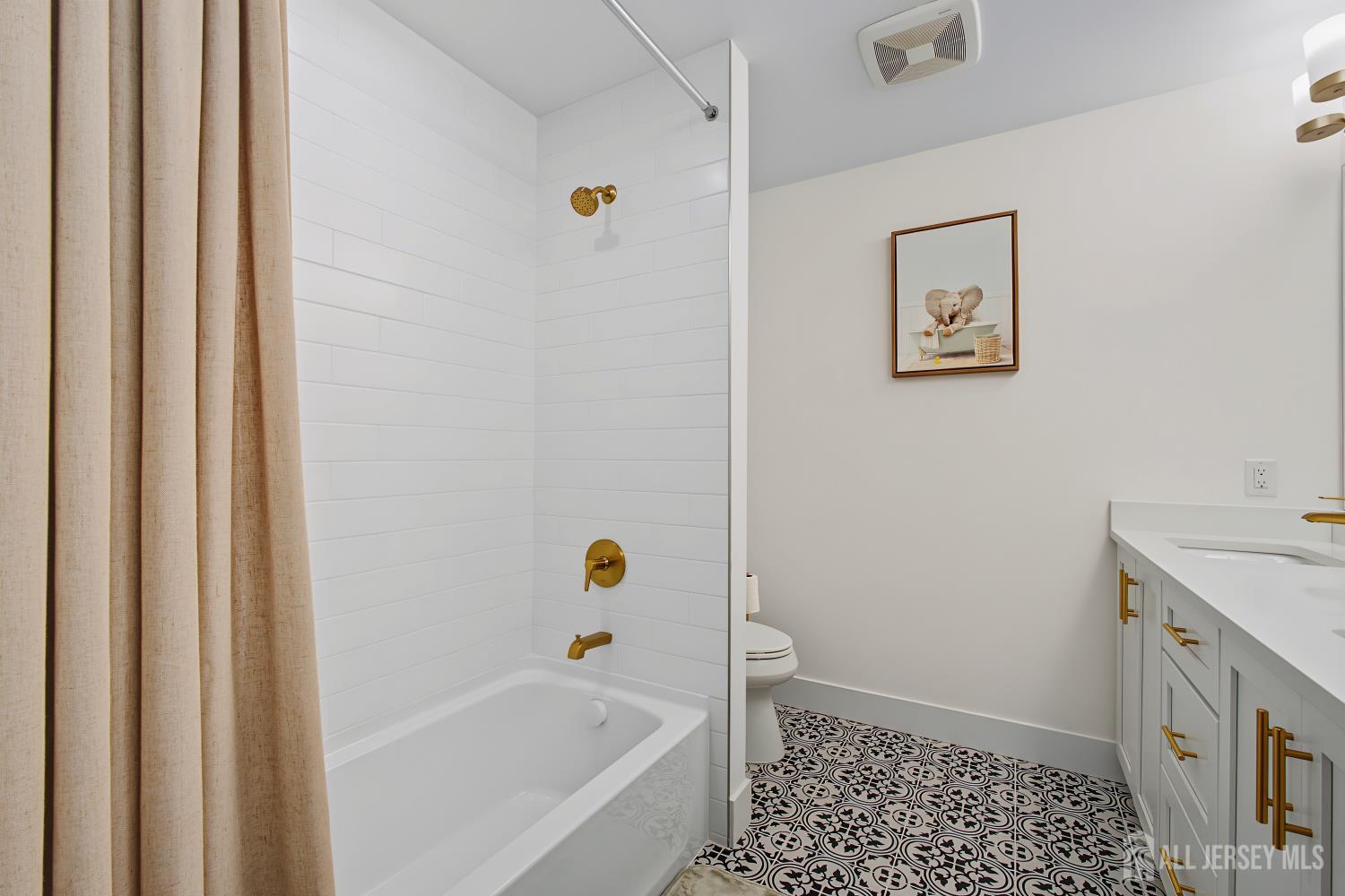30 NE Cloverleaf Lane Manalapan NJ 07726